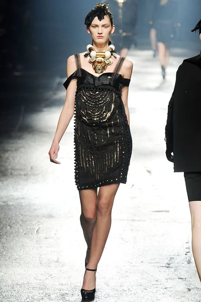 Look 50